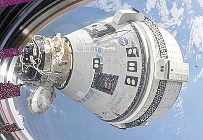 ¡ATRAPADOS EN EL ESPACIO!
