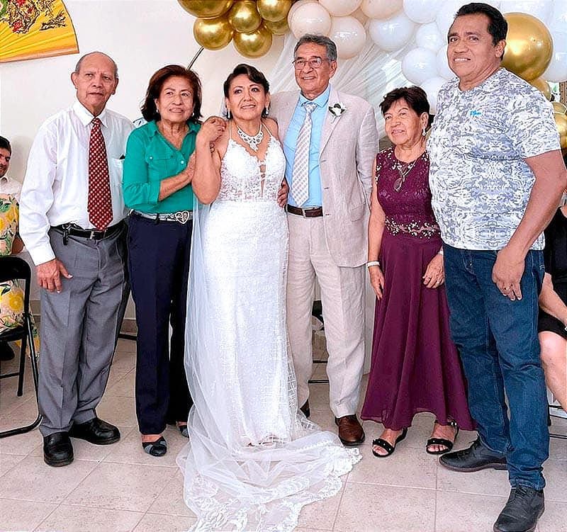 UNEN SUS VIDAS ANTE DIOS