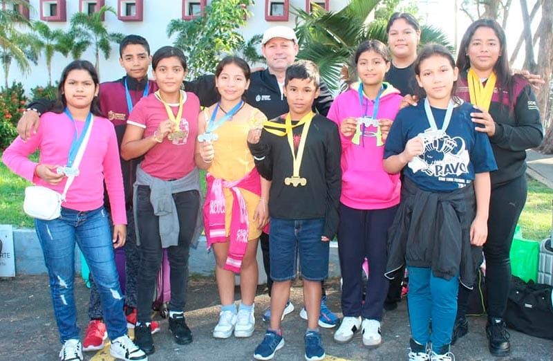 ¡BRILLAN PESISTAS EN TORNEO DEL PAVO!