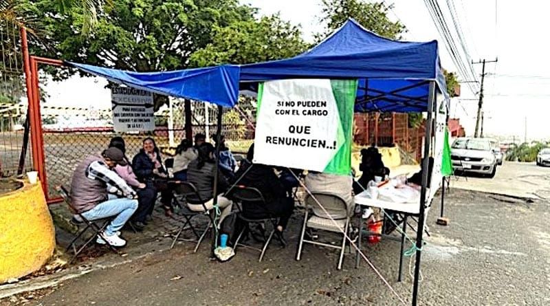 ¡MAESTROS SE REBELAN! - Y SE PLANTAN