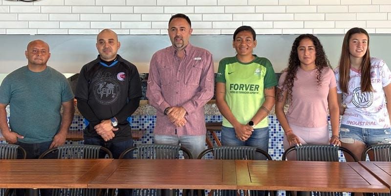 ¡DIRIGIRÁ CARLOS VILLAVERDE LA WOMEN´S SOCCER SUPER LEAGUE!