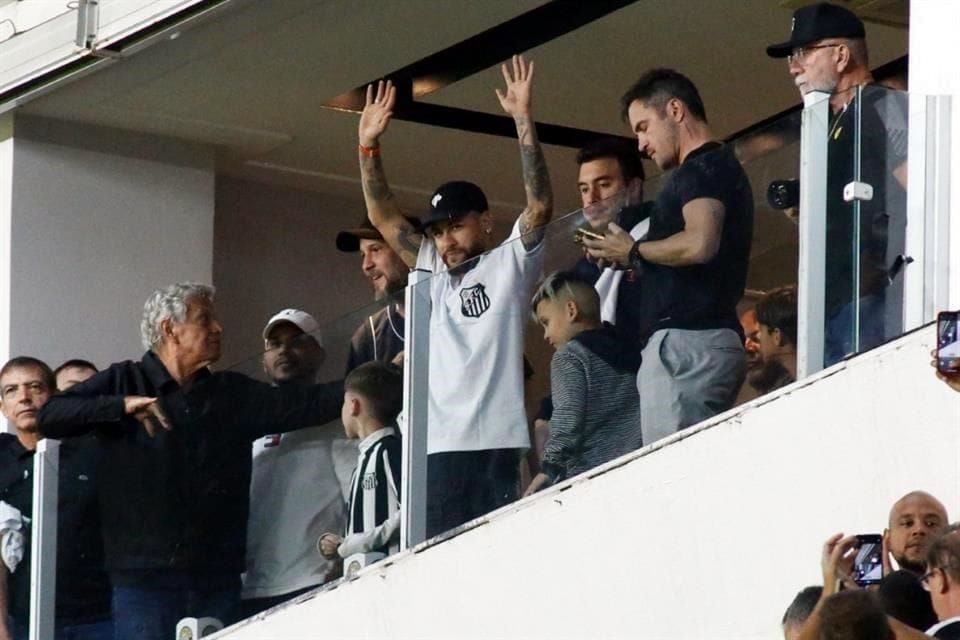 RE APARECE! Neymar con Santos