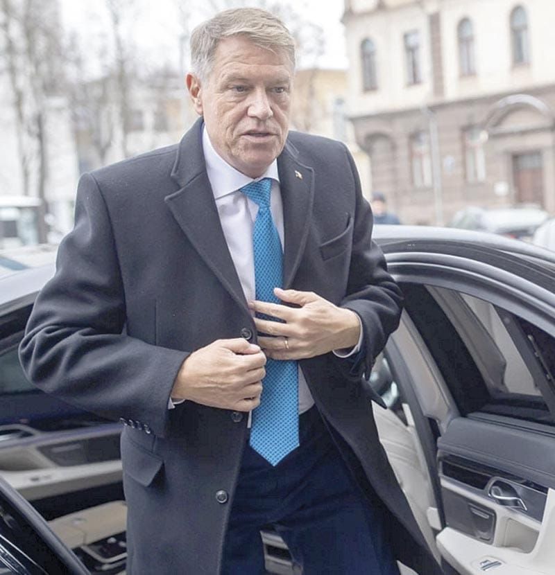 ¡EL PRESIDENTE RUMANO RENUNCIA TRAS LA PRESIÓN POPULISTA!