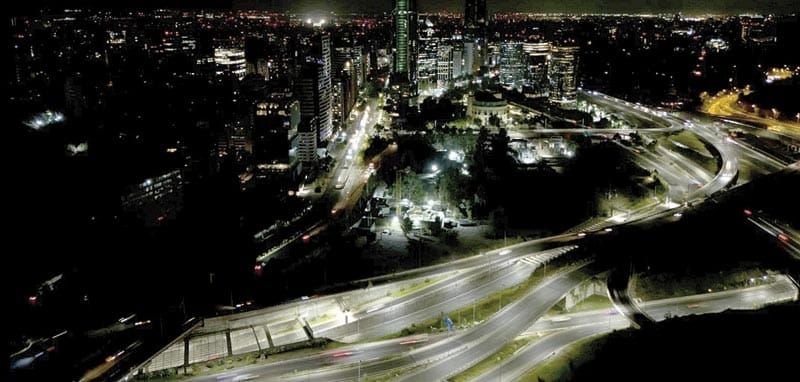 ¡ENCHUFAN EL SERVICIO ELÉCTRICO TRAS EL MEGA-APAGÓN EN CHILE!