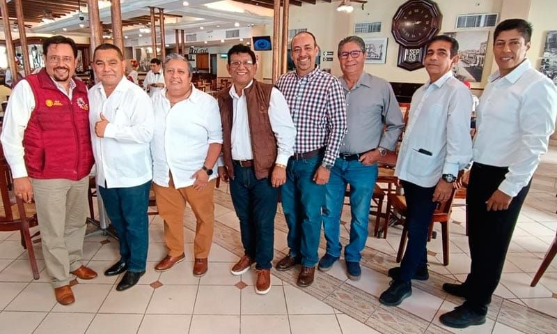 FUE FELICITADO POR SU CUMPLEAÑOS