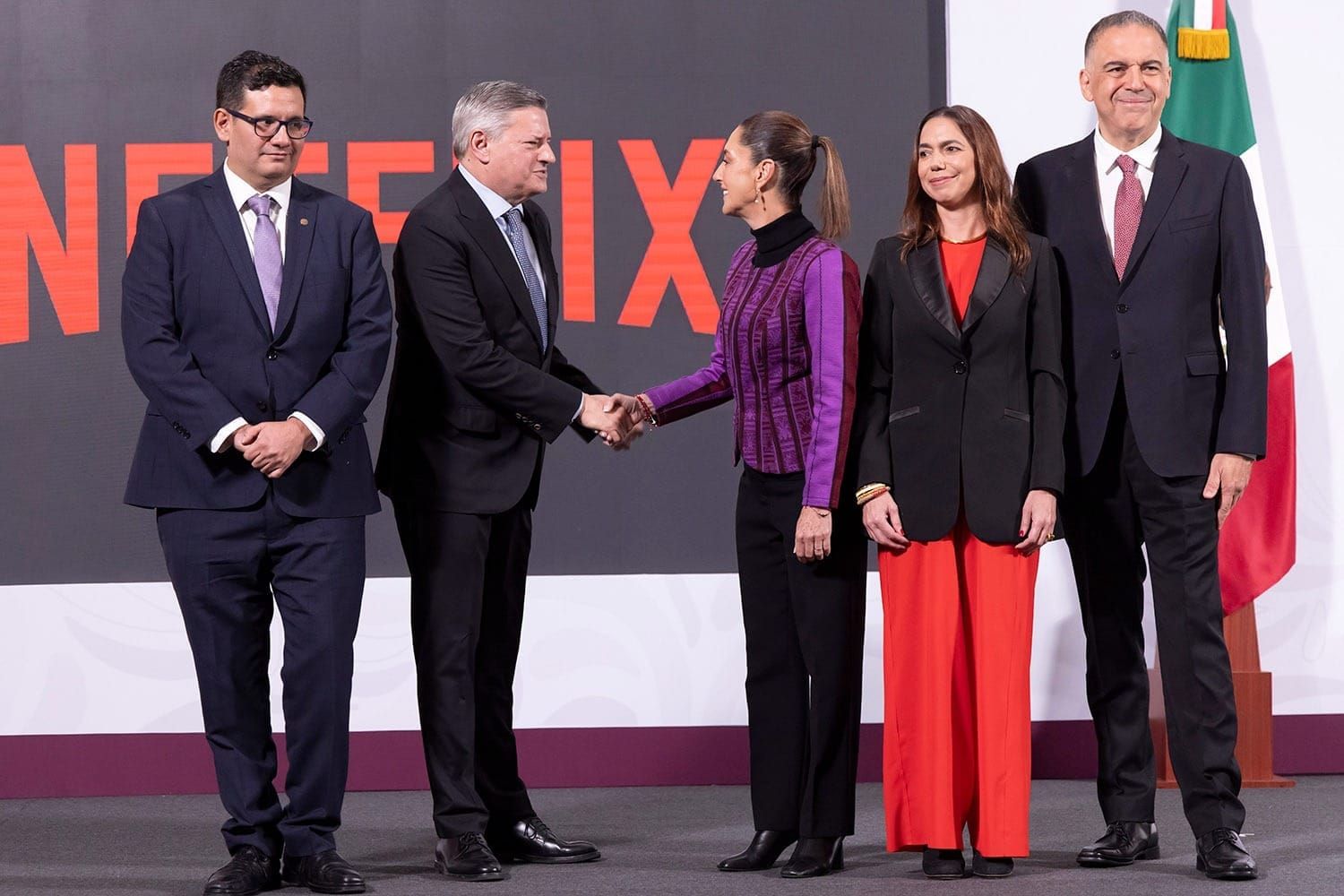 ¡NETFLIX INVERTIRÁ MIL MILLONES DE DÓLARES PARA PRODUCCIÓN DE SERIES Y PELÍCULAS EN MÉXICO!