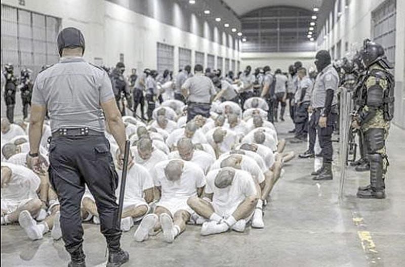 ¡MANDAN A 238 VENEZOLANOS SIN PAPELES MEGA-CÁRCEL DE BUKELE! - DESAFÍA ORDEN DE JUEZ FEDERAL QUE PROHIBÍA DEPORTACIONES