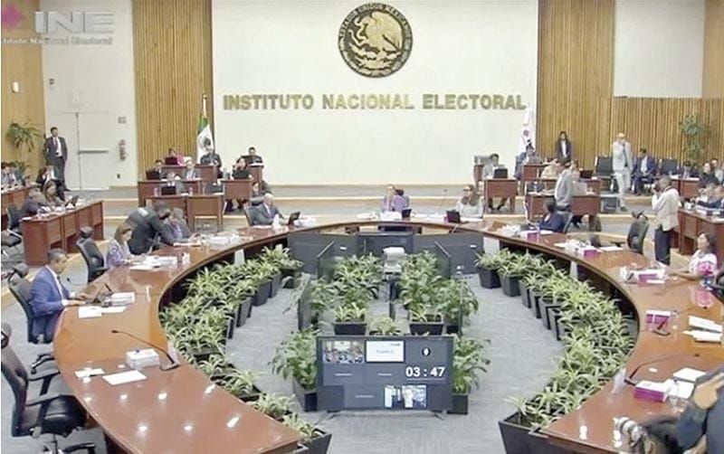 ¡NO LES QUIEREN DAR LA MILLONIZA AL INE! - ÁNDALE