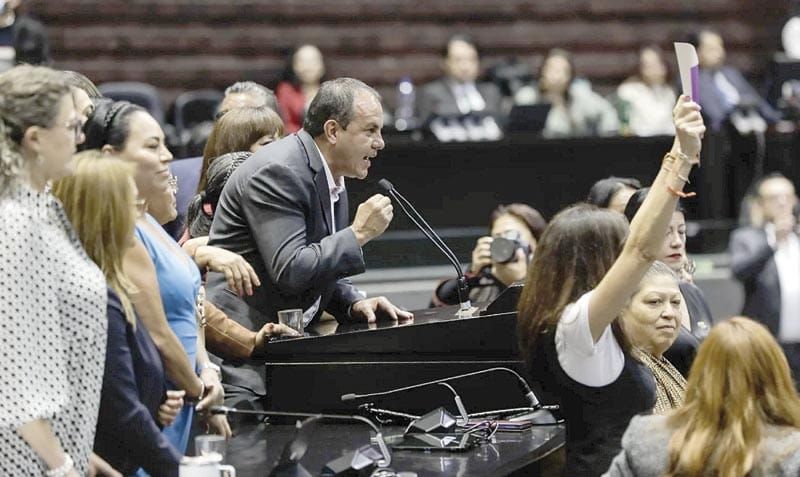 ¡‘SALVAN’ A CUAUHTÉMOC, DESECHAN DESAFUERO! -DIPUTADAS DE MORENA LO PROTEGEN