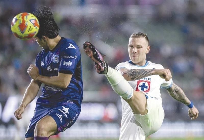 ¡CRUZ AZUL SACA FRUSTRANTE EMPATE CON MAZATLÁN, 1-1!
