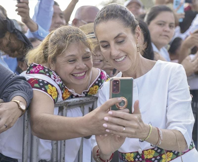 ¡HACKEAN TELÉFONO DE SHEINBAUM TRAS LA ENTREGA DE CAPOS A EU! - REVELA NYT