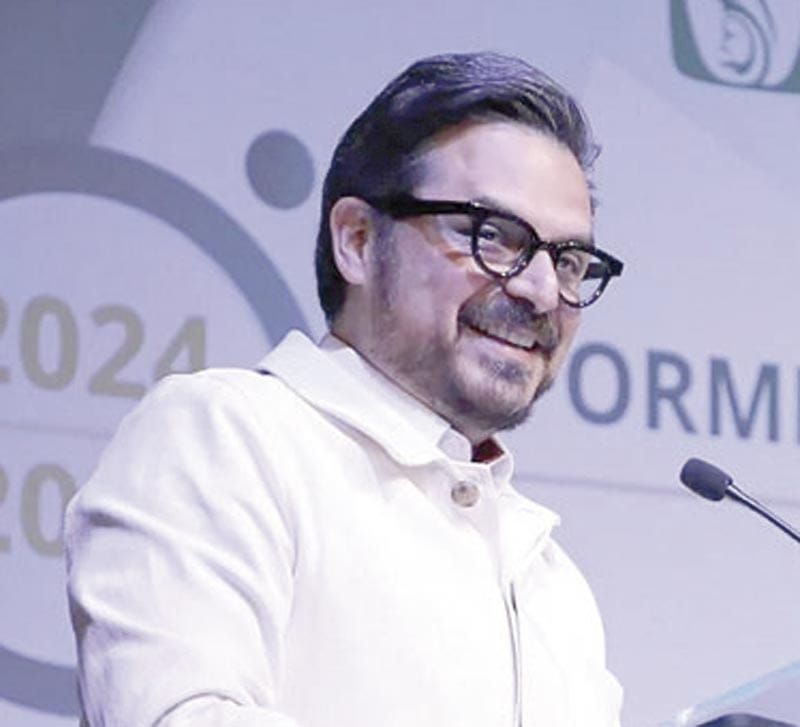 ¡SHEINBAUM DESMIENTE RENUNCIA DE ZOÉ ROBLEDO AL IMSS!