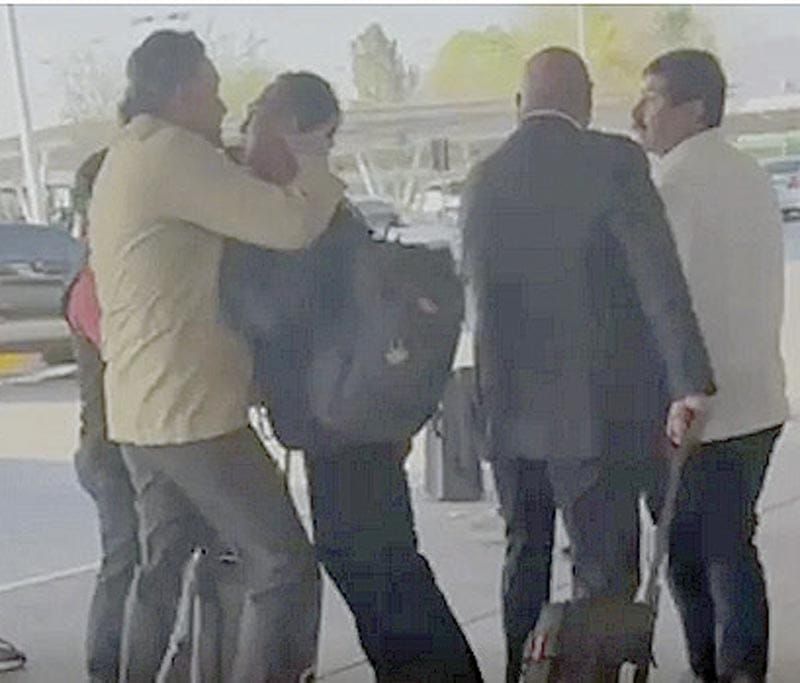 ¡“DAME LA CARA”; CON EMPUJONES CONFRONTA EMPRESARIO A CORRAL!