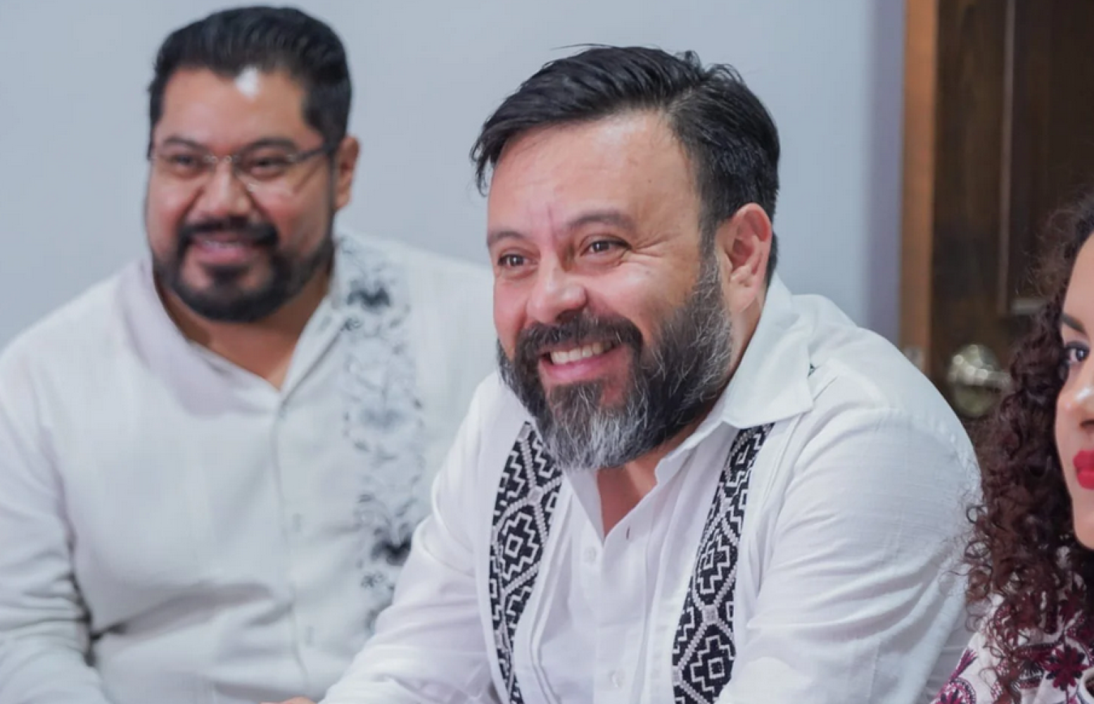 ¡GRUPO ARMADO IMPIDE LA LLEGADA DEL SECRETARIO DE GOBIERNO DE OAXACA A COMUNIDAD INDÍGENA!