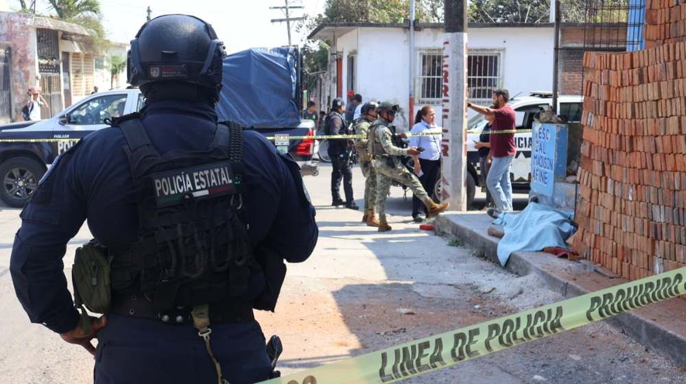 ¡SE DESVANECE EN CALLES DE LA HIDALGO! - ACABABA DE DESCARGAR LADRILLOS