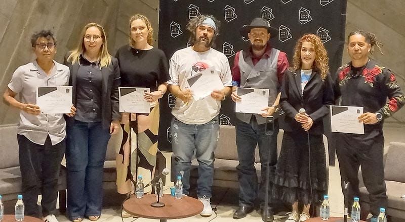 INAUGURAN COLECTIVA “NI IDEA”