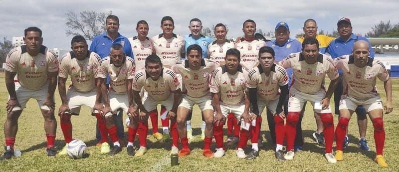 ¡TIGRES MANTIENE LIDERATO!