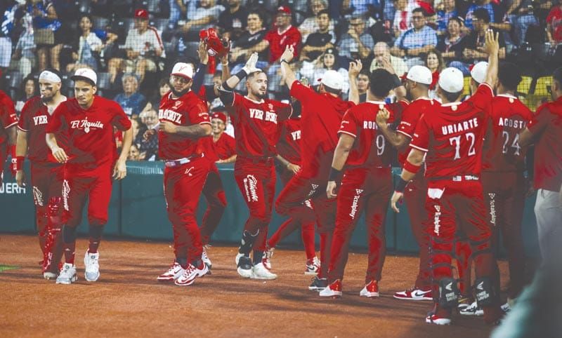 ¡EL ÁGUILA BARRE A PUEBLA; 5-4 DURANTE 10 INNINGS!