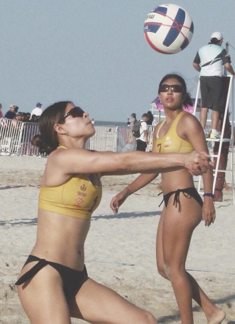 ¡VERACRUZ CALIFICA A CUATRO DUPLAS EN VOLEIBOL DE PLAYA!
