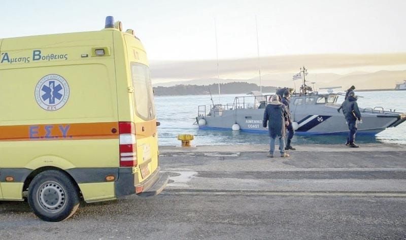 ¡ENCUENTRAN 39 SOBREVIVIENTES Y DOS CUERPOS EN UNA ISLA GRIEGA TRAS HUNDIMIENTO DE BARCO DE MIGRANTES!
