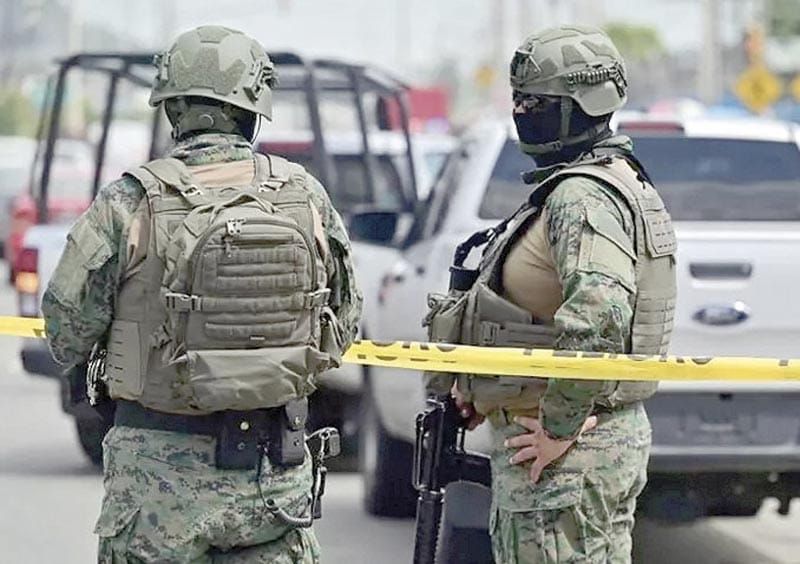 ¡DISFRAZADOS DE MILITARES ASESINAN A 12 PERSONAS EN PELEA DE GALLOS!