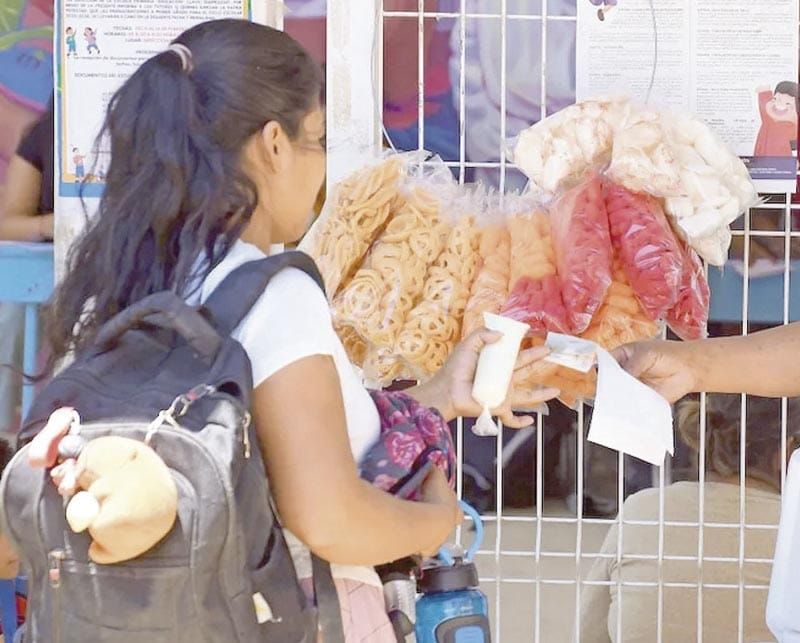 ¡RETIRAN PLAN PARA REGULAR SPOTS DE COMIDA CHATARRA!