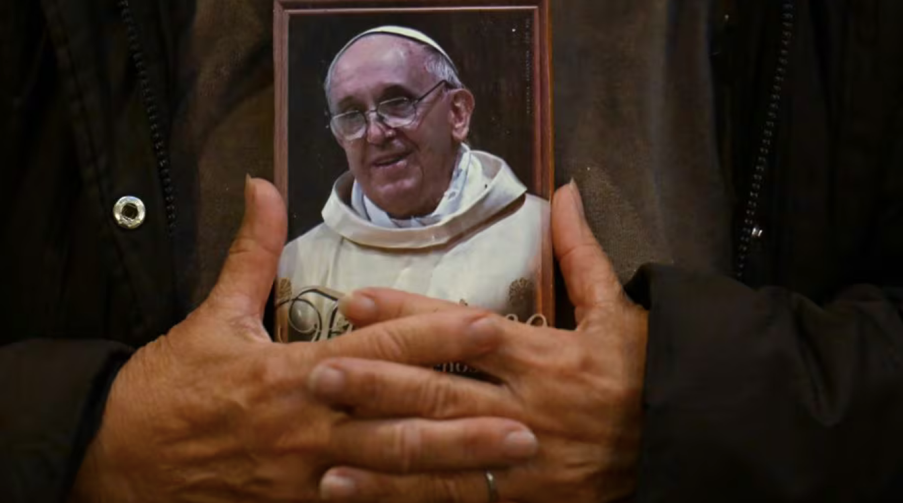 ¡PIDIÓ EL PONTÍFICE EN TESTAMENTO SEPULCRO SENCILLO!