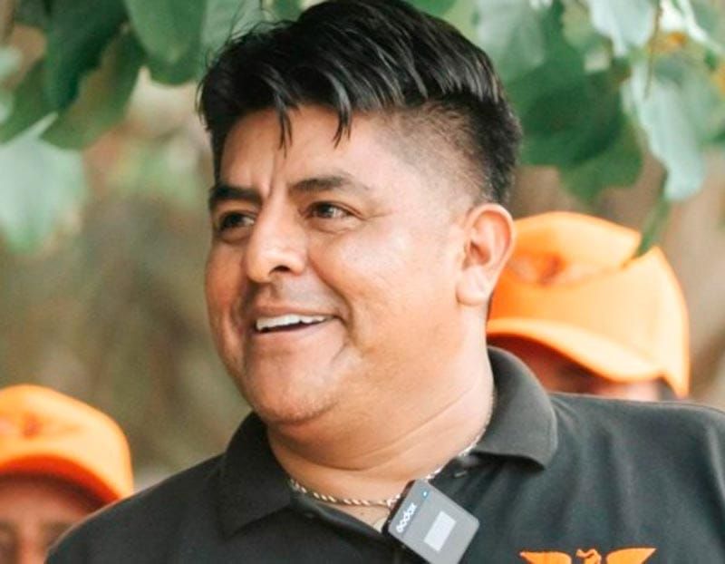 ¡RENUNCIA ELVIS VENTURA!