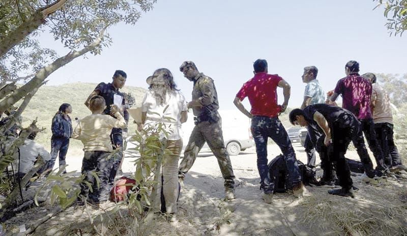 ¡BUSCAN CON LUPA A INMIGRANTES! - LA IRS LE PASARÁ COPIA AL SERVICIO DE INMIGRACIÓN Y ADUANAS