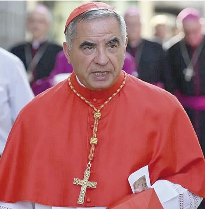 ¡EL CARDENAL BECCIU CONDENADO EN EL ‘JUICIO DEL SIGLO’ YA NO ESTARÁ EN EL CÓNCLAVE!