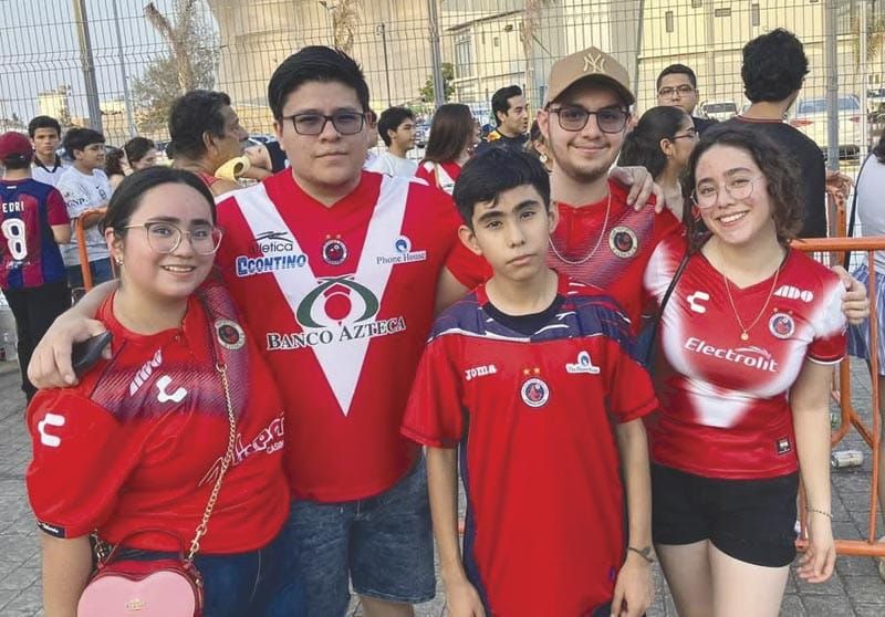 ¡GRAN FIESTA EN LA APERTURA DEL “PIRATA”! - CON LA FINAL KINGS & QUEENS