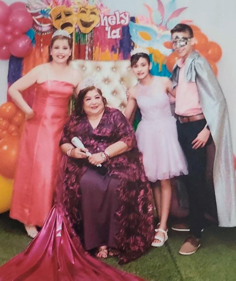 CELEBRANDO SUS 70 AÑOS DE VIDA
