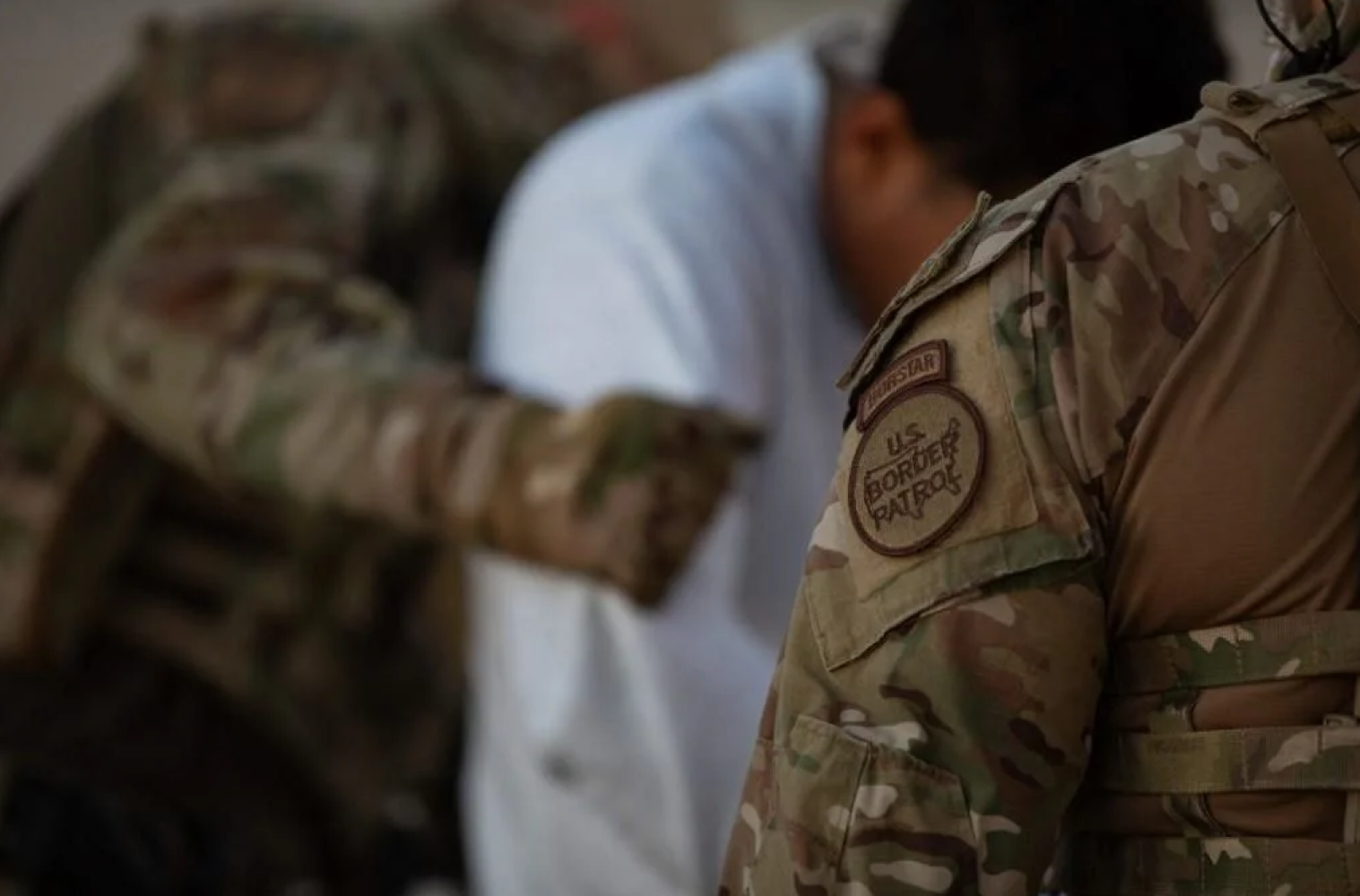 ¡RECHAZAN REVOCACIÓN DE ESTATUS LEGAL A 400 MIL MIGRANTES!