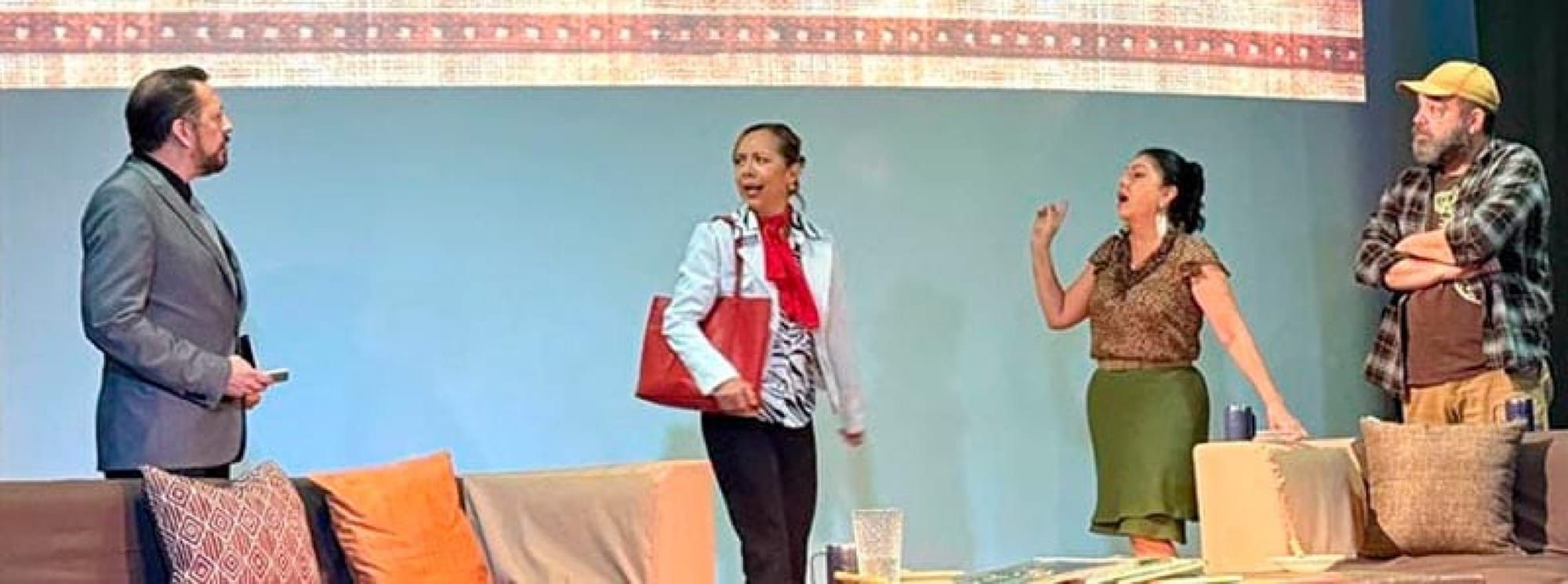 PRESENTAN OBRA TEATRAL “UN DIOS SALVAJE”