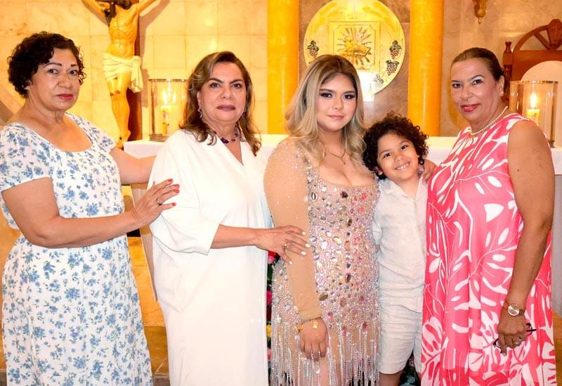RENATA ZAMORA JONES CELEBRA SUS XV AÑOS