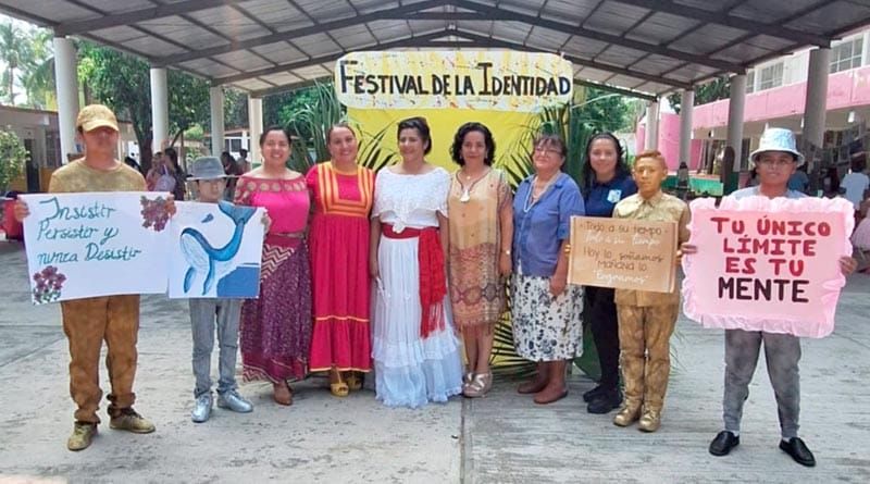 REALIZAN FESTIVAL DE LA IDENTIDAD EN SECUNDARIA HÉROES DE VERACRUZ