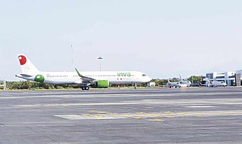 ¡PILOTO MEXICANO SALVA 215 VIDAS! - TRAS FALLA EN AVIÓN DE AEROBUS