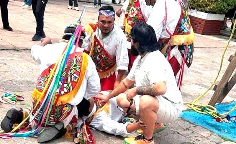 ¡CINCO VOLADORES DE PAPANTLA HERIDOS AL ROMPERSE EL “PALO VOLADOR”! - EN TIHUATLÁN