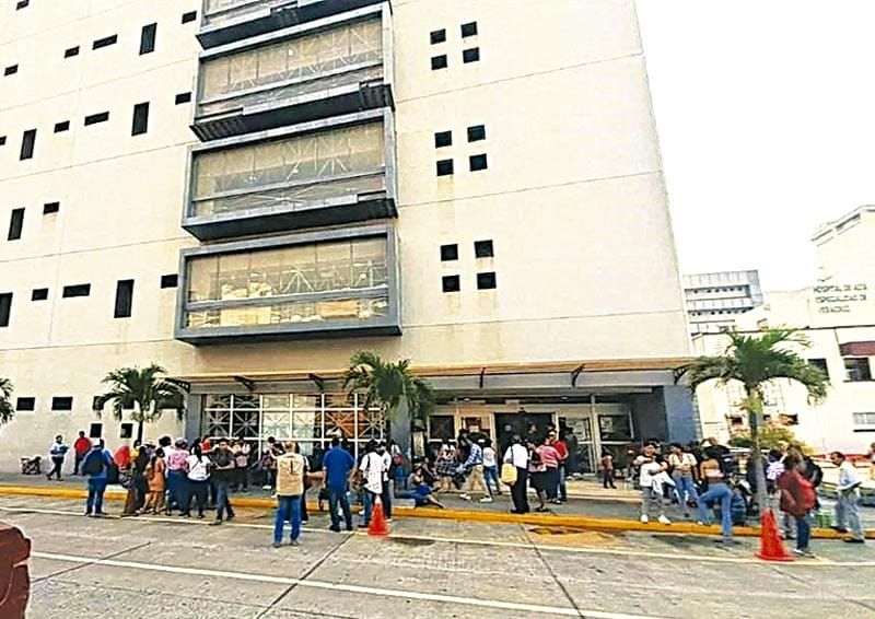 ¡PROTESTA EN LA TORRE INFANTIL! - NO HAY MEDICAMENTOS