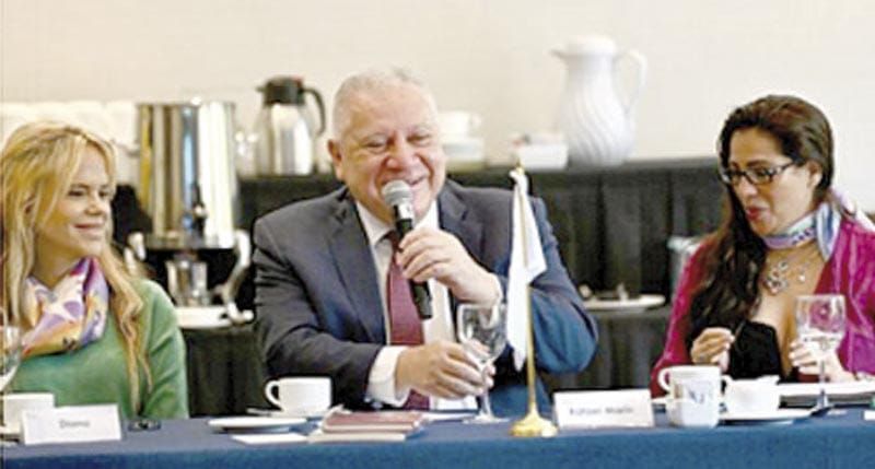 ¡MOLLINEDO DICE QUE REGRESÓ A LAS ADUANAS Y TODO ESTABA DE CABEXZA!