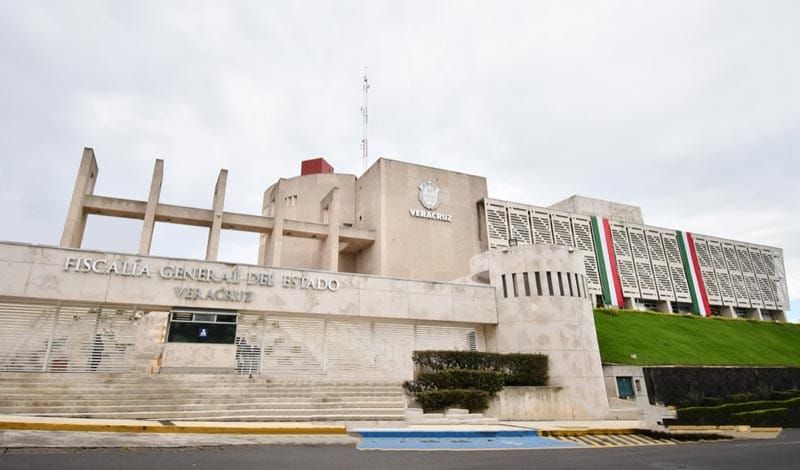 ¡QUIEREN FISCALES “CARNALES“! - *Morena tiene una reforma