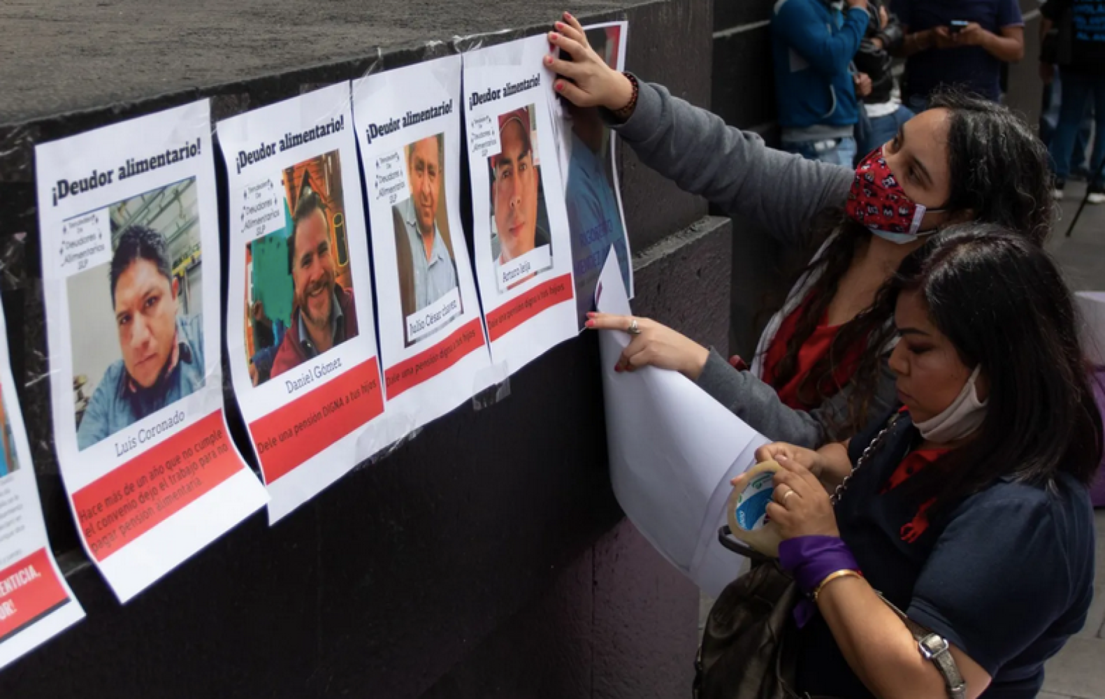 ¡ABREN LISTA DE PAPÁS DEUDORES EN CDMX!