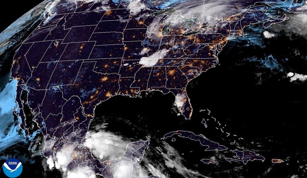¡"ERICK" SE HACE HURACÁN MAYOR Y LE DA A GUERRERO! - *NOS SIGUE ENVIANDO LLUVIAS, RAYOS Y RACHAS