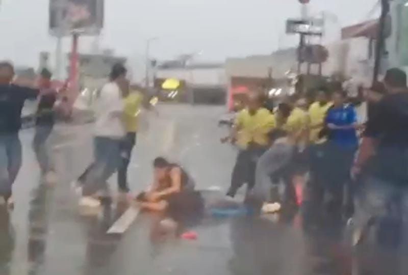 ¡GARROTEROS Y MESEROS LE DAN UNA PALIZA A CLIENTES DEL ANTRO PH NIGHTCLUB! - ESTABAN INCONSCIENTES EN LA CALLE Y LOS SIGUIERON GOLPEANDO