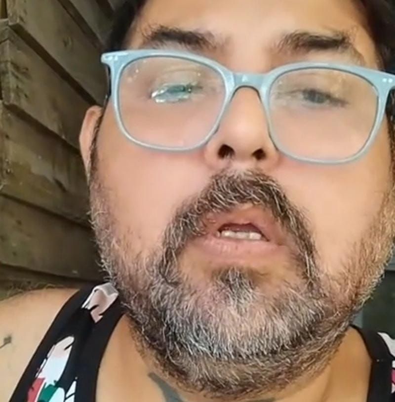 ¡MAESTRO PIDE AYUDA PARA PENSIONARSE! - *Le amputaron las piernas