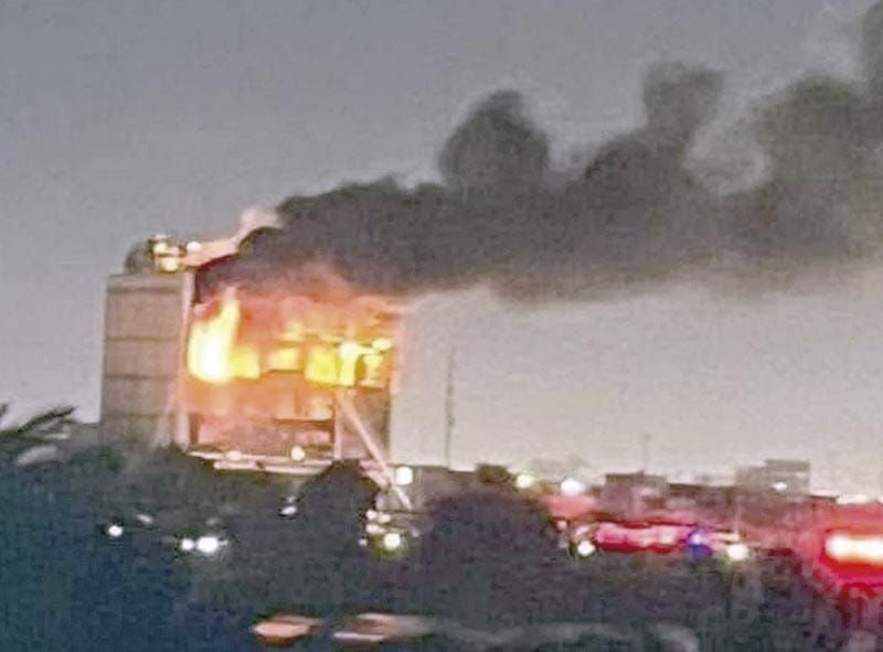 ¡ARDE CENTRO COMERCIAL; HAY MÁS DE 60 MUERTOS! - *Declaran tres días de luto oficial