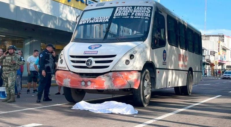 ¡ABUELITA MUERE BAJO LAS RUEDAS DE CAMIÓN URBANO!