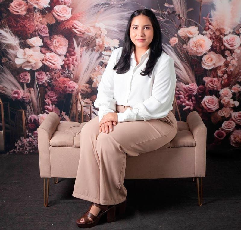 MUY GUAPA CAPTAMOS A ANA LAURA CARVAJAL ZAMUDIO...