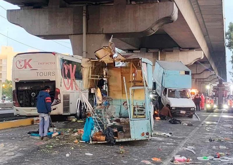 ¡COMERCIANTES DE CÓRDOBA SE ACCIDENTAN EN PUEBLA!
