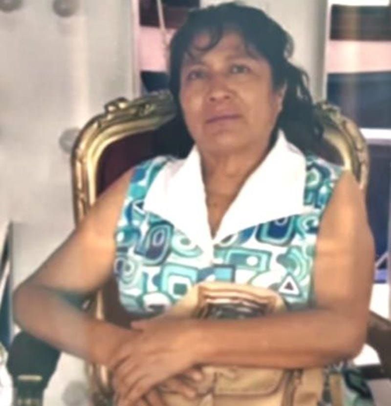 ¡EXHIBEN A MAESTRA!